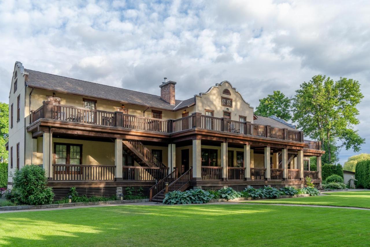 Naramata Inn Exterior photo